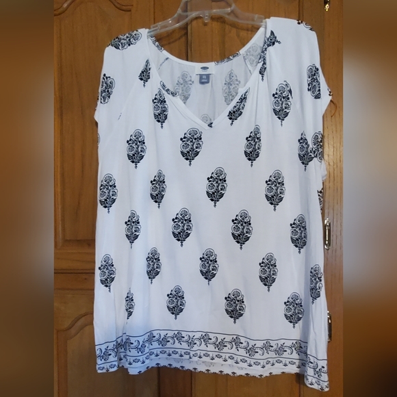 🛑 Old Navy XXL SS Split Neck White Print Blouse 🚔 - Picture 3 of 14